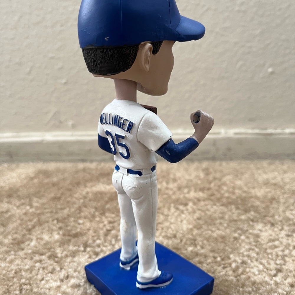 Bobblehead - Picture 8 of 16